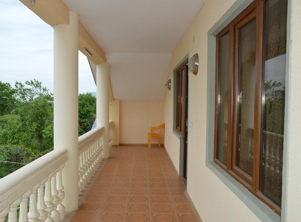 Nona Guest House Shilda Luaran gambar