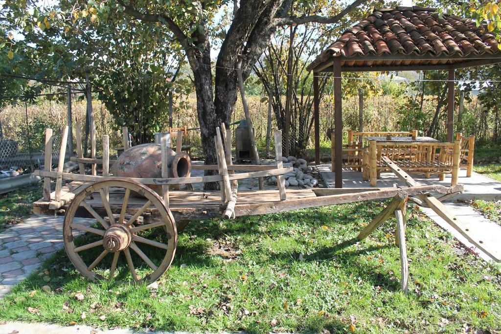 Nona Guest House Shilda Luaran gambar
